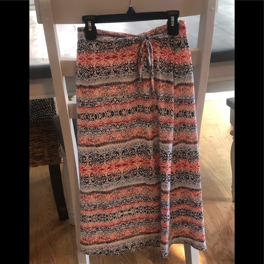 Girls medium maxi skirt (never worn)
